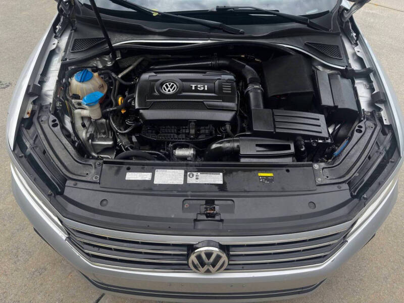 2017 Volkswagen Passat 1.8T SEL Premium