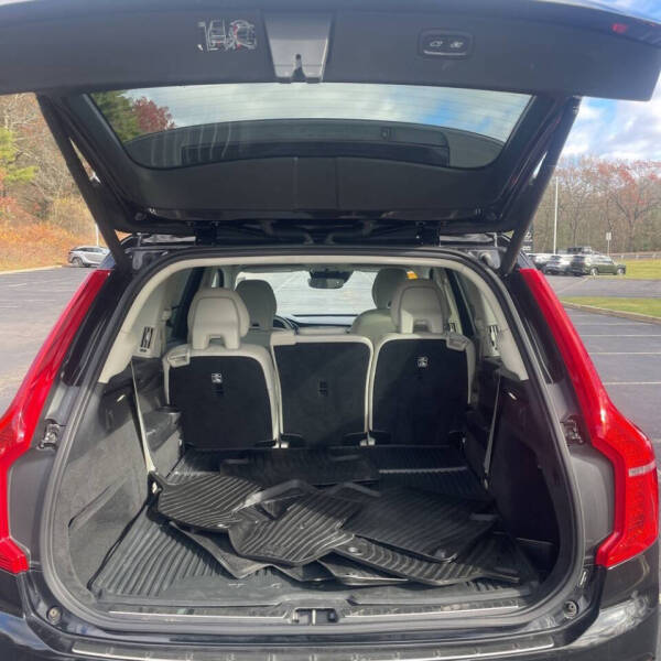 2019 Volvo XC90 T6 Momentum