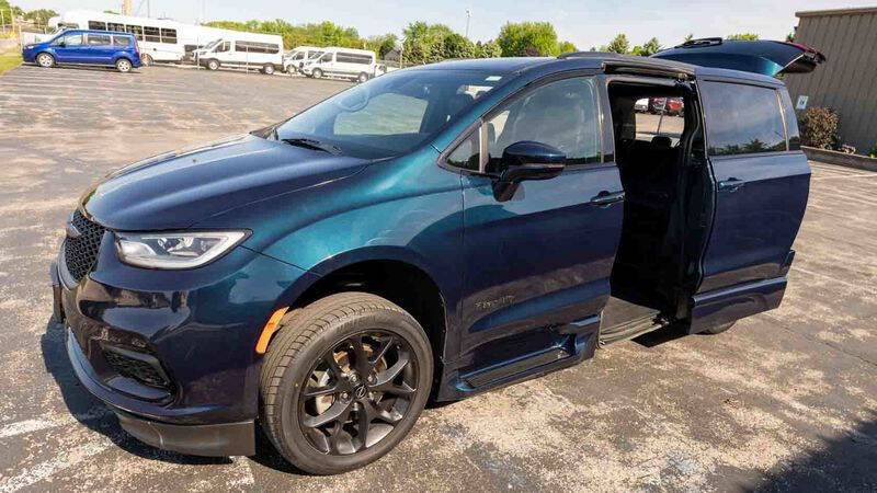 2022 Chrysler Pacifica Touring L