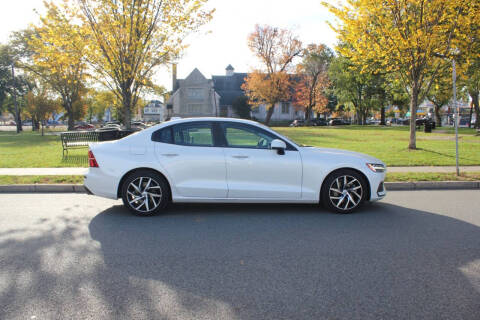 2020 Volvo S60 T5 Momentum