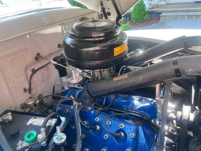 1948 Ford Super Deluxe