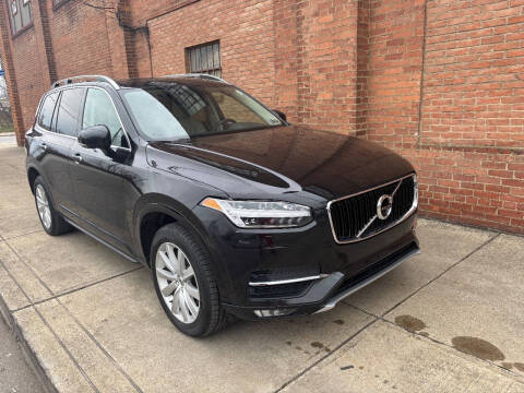 2016 Volvo XC90 T6 Momentum