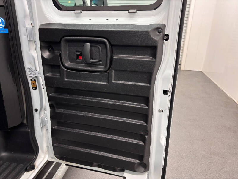 2023 Chevrolet Express 2500