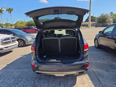 2017 Hyundai Santa Fe SE