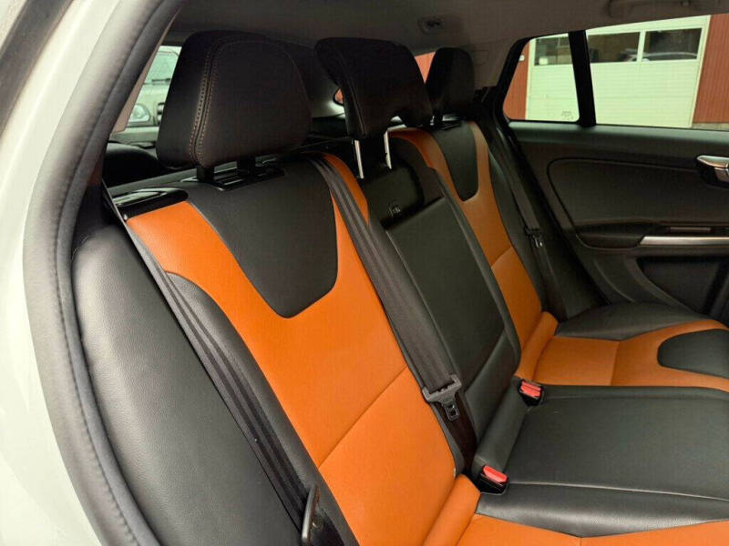 2018 Volvo V60 Cross Country T5 Premier