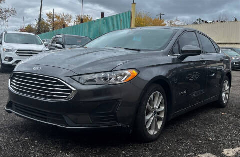 2019 Ford Fusion Hybrid for sale at Long & Sons Auto Sales in Detroit MI