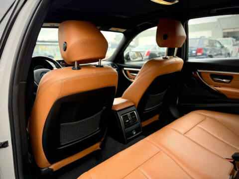 2018 BMW 3 Series 330i xDrive