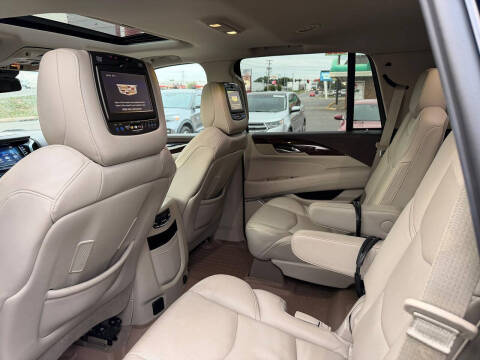 2017 Cadillac Escalade Luxury