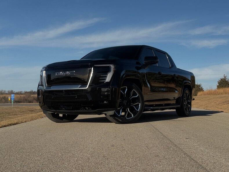 2025 GMC Sierra EV Denali