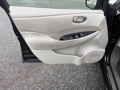 2011 Nissan LEAF SL