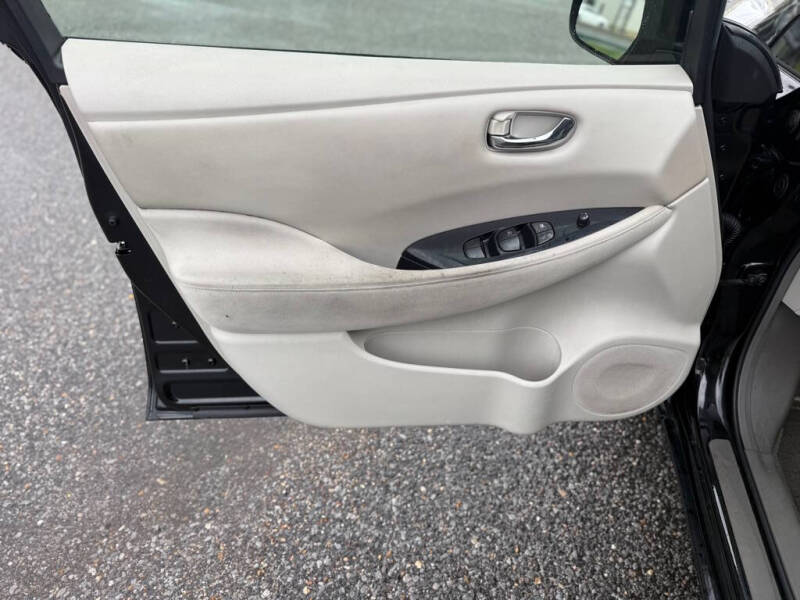 2011 Nissan LEAF SL