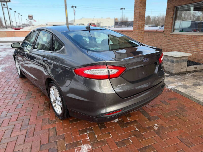 2016 Ford Fusion SE