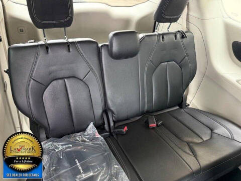 2022 Chrysler Pacifica Hybrid Touring L