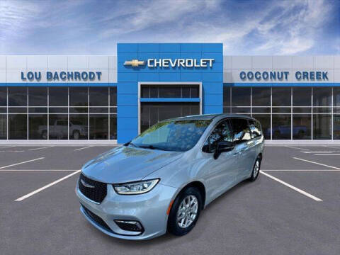 2024 Chrysler Pacifica Touring L