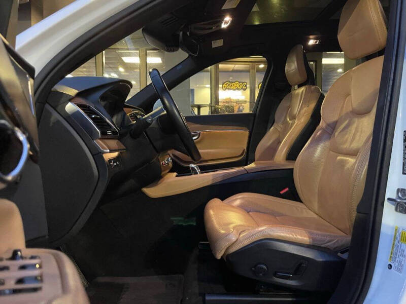 2018 Volvo XC90 T8 eAWD Inscription