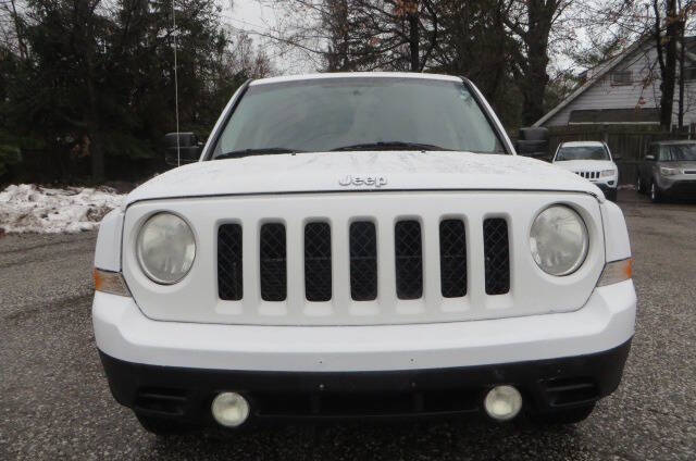 2011 Jeep Patriot null photo 5