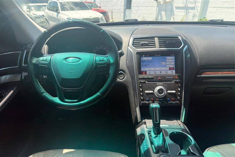 2017 Ford Explorer Platinum
