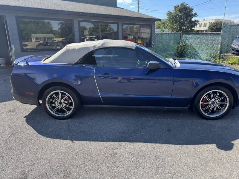 2012 Ford Mustang V6