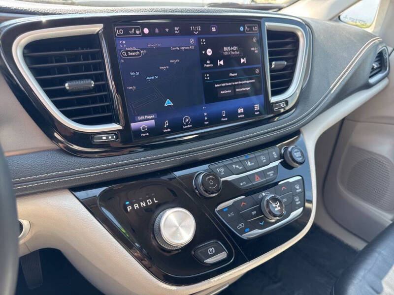 2022 Chrysler Pacifica Touring L