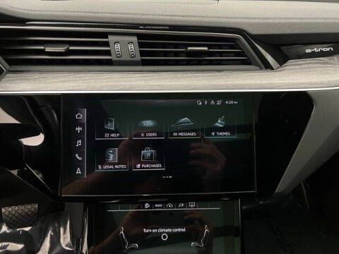 2023 Audi e-tron quattro Premium