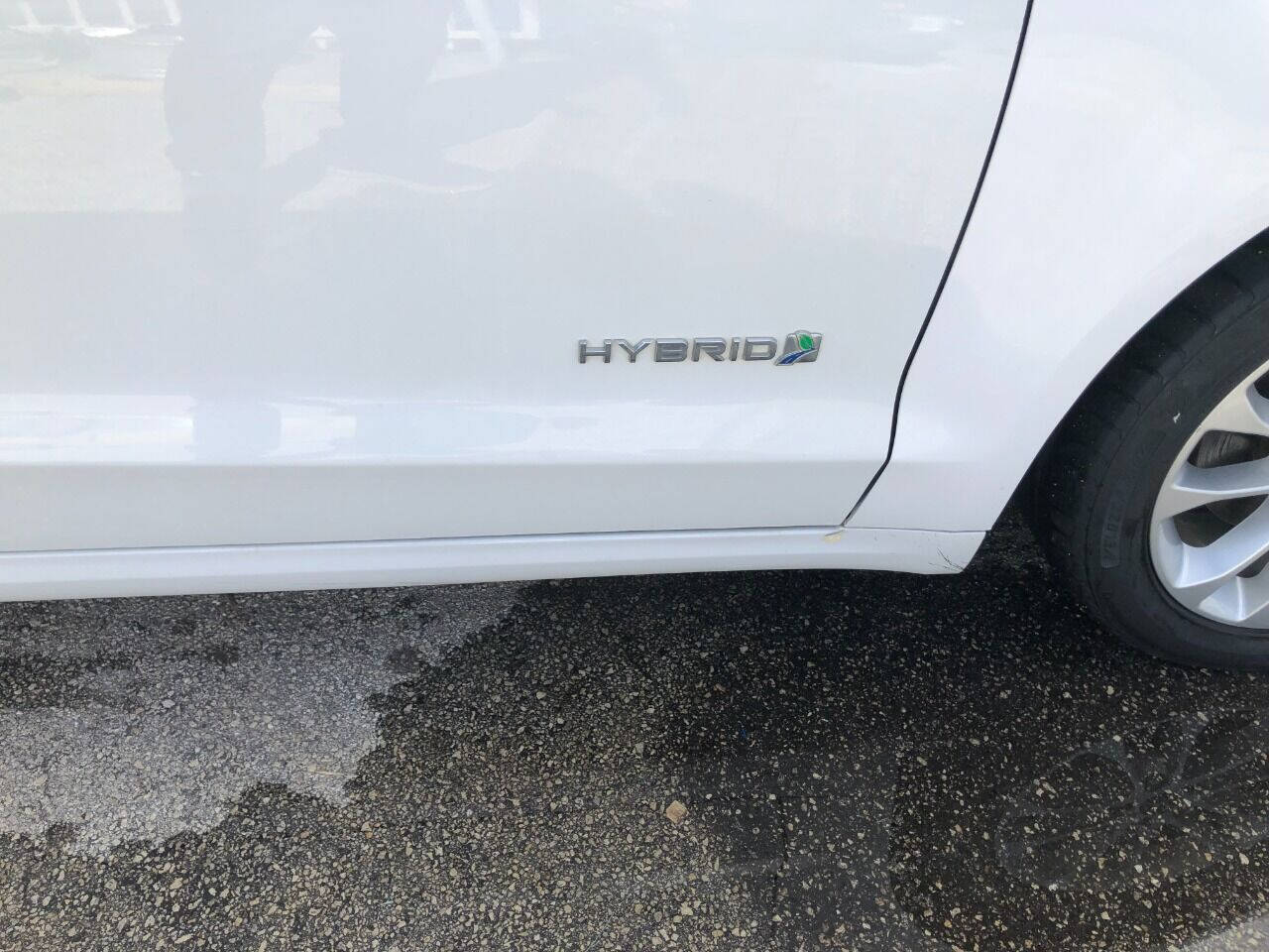 2019 Ford Fusion Hybrid  - $15,500