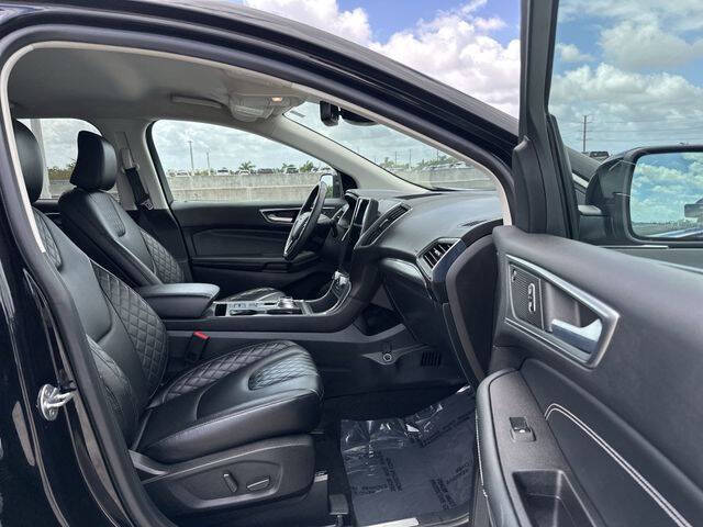 2024 Ford Edge Titanium
