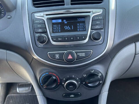 2016 Hyundai Accent SE