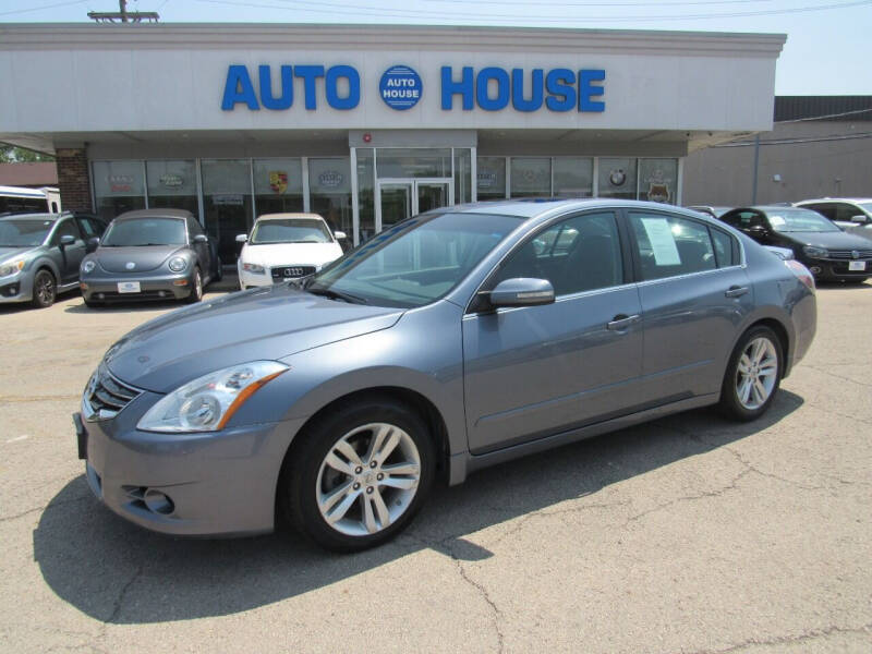 2010 Nissan Altima for sale at Auto House Motors - Downers Grove in Downers Grove IL