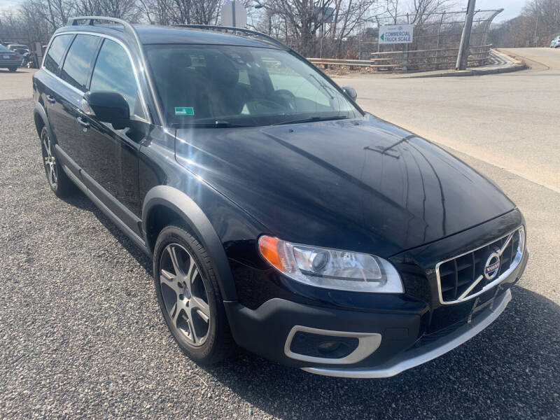 Used 2013 Volvo XC70 T6 Premier Plus with VIN YV4902BZ7D1161697 for sale in Newport, RI