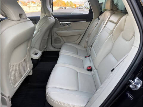 2020 Volvo V90 Cross Country T6