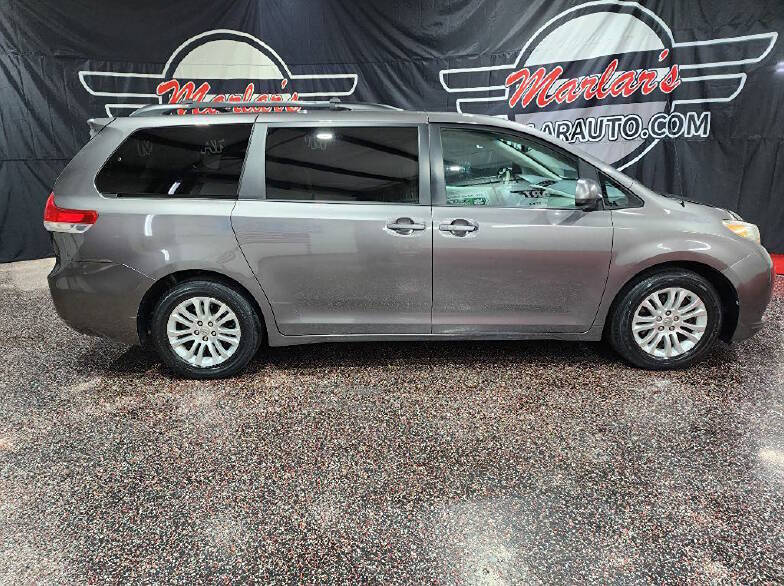 2012 Toyota Sienna XLE 7-Passenger Auto Access Seat