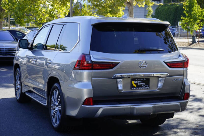2016 Lexus LX 570