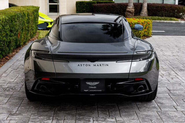 2024 Aston Martin DB12 V8