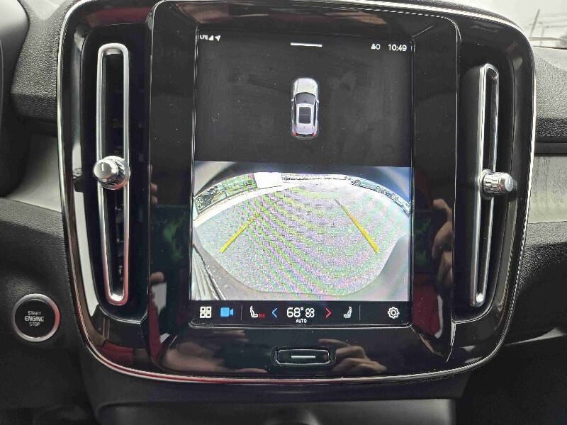 2023 Volvo XC40 B5 Plus Bright Theme