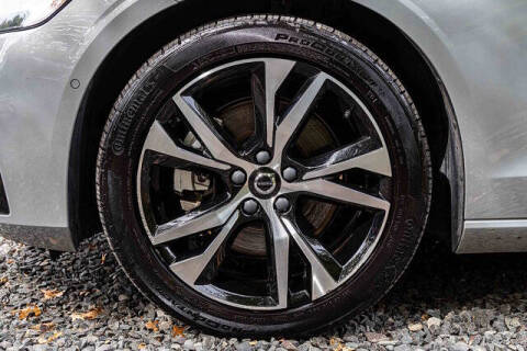 2024 Volvo S60 B5 Plus Dark Theme