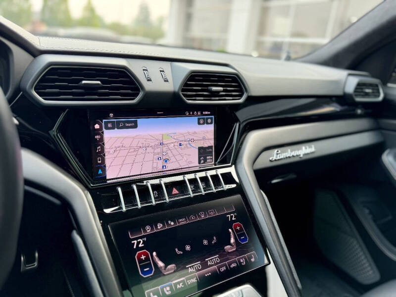 2022 Lamborghini Urus