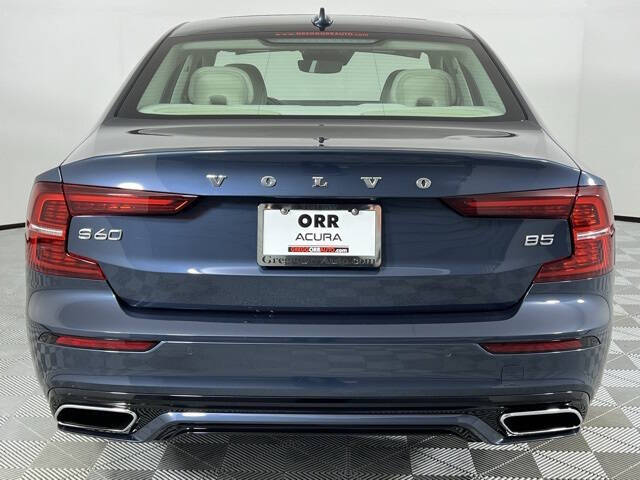 2022 Volvo S60 B5 Momentum