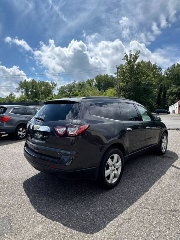 2017 Chevrolet Traverse LT