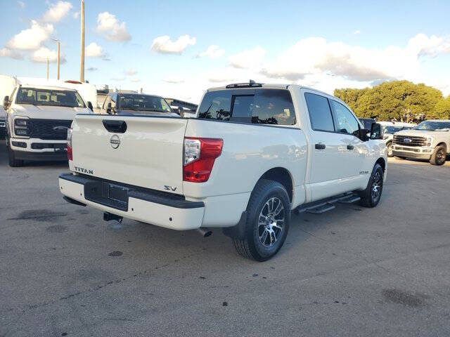 2024 Nissan Titan SV