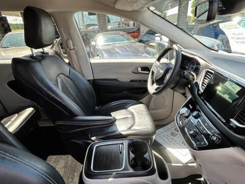 2022 Chrysler Pacifica Touring L