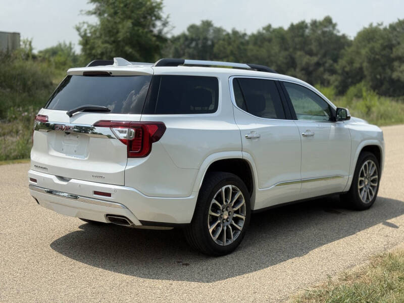 2023 GMC Acadia Denali