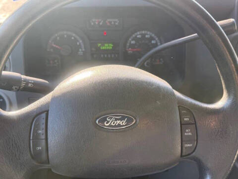 2009 Ford E-Series E-350 SD XL