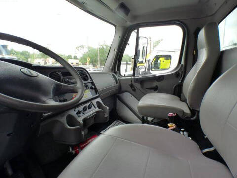 2015 Freightliner 108 SD