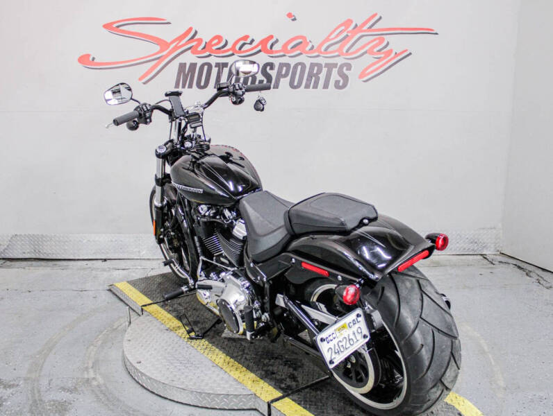 2019 Harley-Davidson Breakout