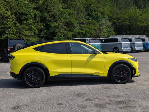 2025 Ford Mustang Mach-E Premium