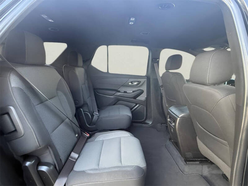 2022 Chevrolet Traverse LT Cloth