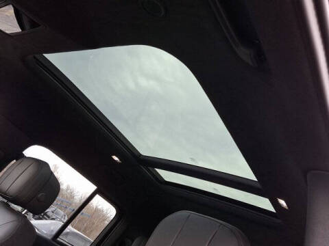 2025 Land Rover Defender 130 V8 P500