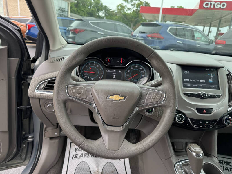 2017 Chevrolet Cruze LT Auto