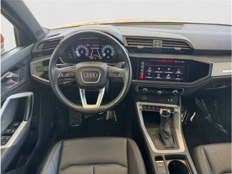 2023 Audi Q3 quattro S line Premium 45 TFSI