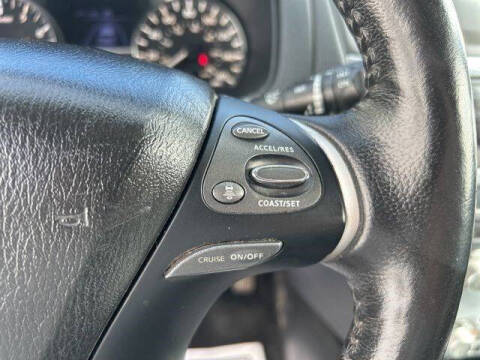 2020 Nissan Pathfinder SL